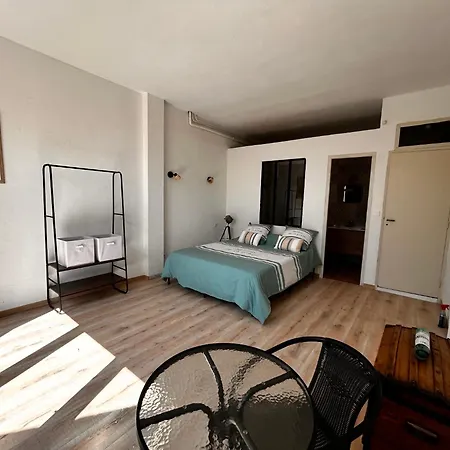 Guest house Climatisee Proche De La